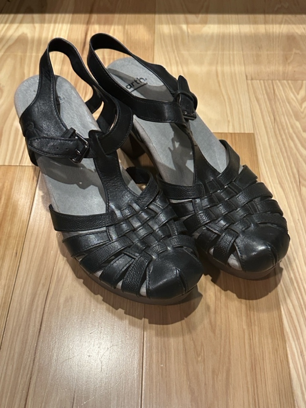 Earth Black Leather Oak Cerris Platform Sandals Size 11